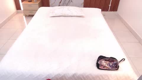 Snapshot of domenica_west chatting on 11.06.25 domenica online show from 11.06.25