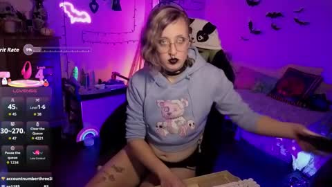 Snapshot of dominantman18064 chatting on 12.05.25 Bigbearnbunnyboy online show from 12.05.25