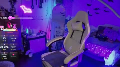 Snapshot of dominantman18064 chatting on 12.15.25 Bigbearnbunnyboy online show from 12.15.25