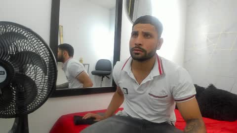 Snapshot of dominantwolf_ chatting on 04.04.26 online show from 04.04.26