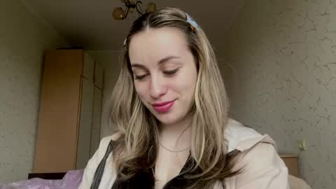 Mia online show from 05.13.26
