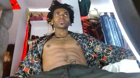 Snapshot of dominic751 chatting on 11.02.25 dominic751 online show from 11.02.25