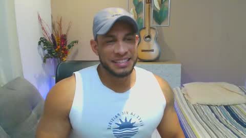 Snapshot of dominic_hulk1 chatting on 09.26.25 dominic_hulk1 online show from 09.26.25