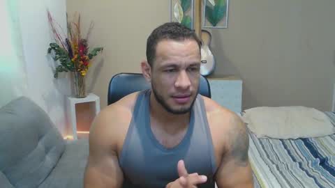 Snapshot of dominic_hulk1 chatting on 09.29.25 dominic_hulk1 online show from 09.29.25