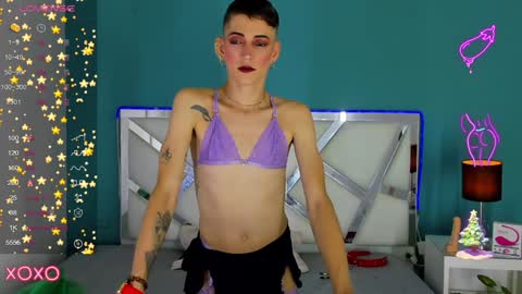 Snapshot of dominic_thailor chatting on 12.20.24 Dominic online show from 12.20.24