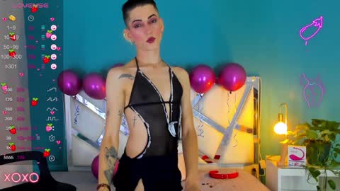 Snapshot of dominic_thailor chatting on 12.28.24 Dominic online show from 12.28.24