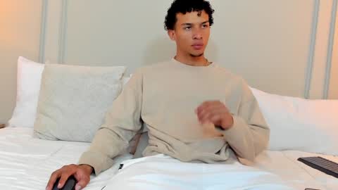 Dominick Star online show from 12.12.24