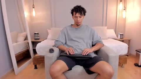 Dominick Star online show from 11.03.25