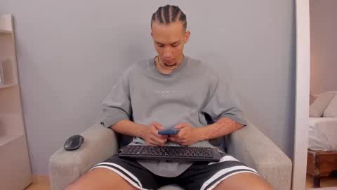 Dominick Star online show from 11.08.25