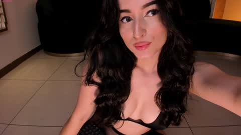 Dominique online show from 12.09.24