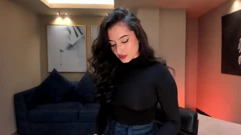 Dominique online show from 03.05.25