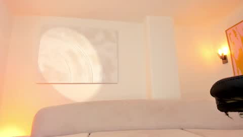 Dominique online show from 03.11.25