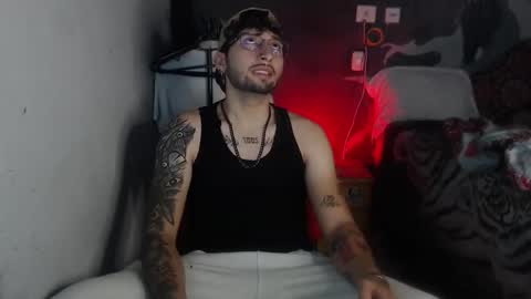 Snapshot of dominus_kane chatting on 11.25.25 dominus_kane online show from 11.25.25