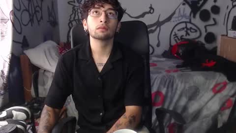 Snapshot of dominus_kane chatting on 12.21.25 dominus_kane online show from 12.21.25