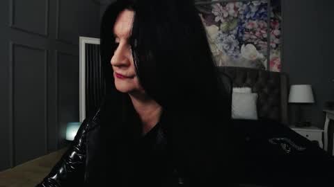 Dom Melisa online show from 10.21.25