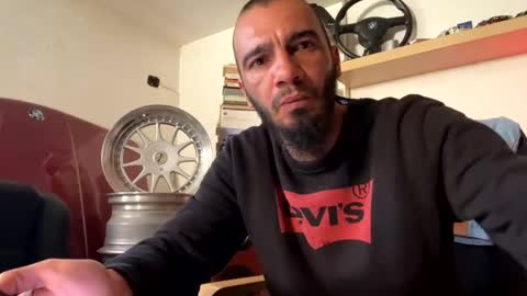 Snapshot of domnu_ozfutura chatting on 02.05.25 domnu_ozfutura online show from 02.05.25