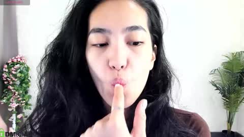 Aura online show from 11.04.25