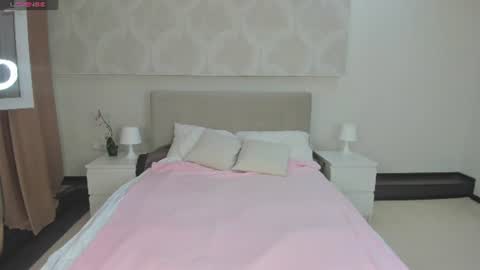Snapshot of donnaaa_evans chatting on 06.18.26 Donna On GMT2 Mon-Fri 3-9 AM online show from 06.18.26