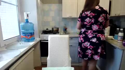 Tatiana 43 curvy sexy body and Joanna redhead 39 years online show from 02.17.25