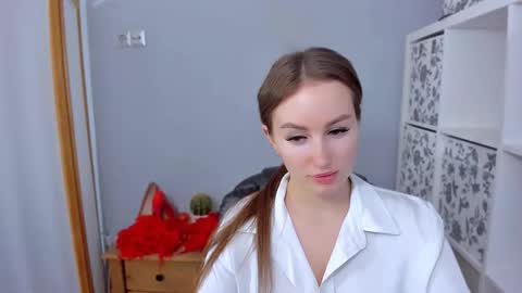 Snapshot of donnasensual chatting on 11.02.25 DonnaSensual online show from 11.02.25