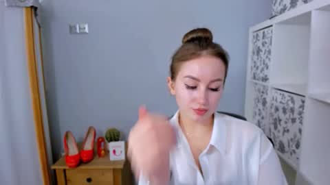 Snapshot of donnasensual chatting on 11.20.25 DonnaSensual online show from 11.20.25