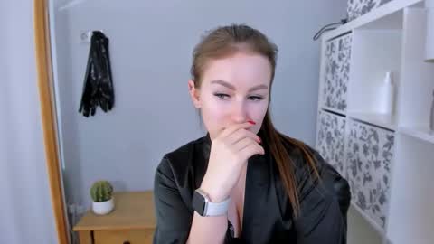 Snapshot of donnasensual chatting on 12.13.25 DonnaSensual online show from 12.13.25