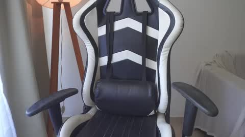 Donatella online show from 10.31.25