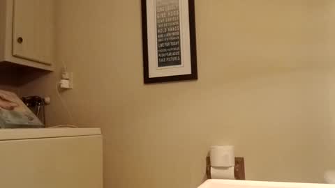 Snapshot of donwyan4 chatting on 09.10.25 donwyan4 online show from 09.10.25