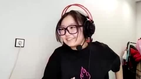 Snapshot of donyasalmi chatting on 03.03.26 donya online show from 03.03.26