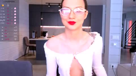 Dora  online show from 11.18.25