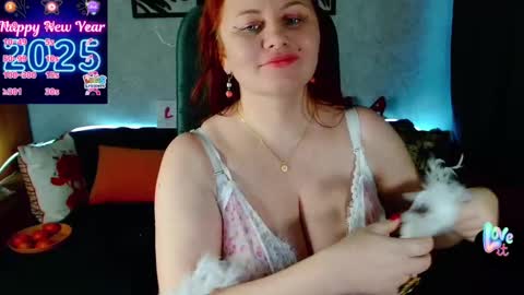 Snapshot of doraross chatting on 01.10.25 Dora online show from 01.10.25