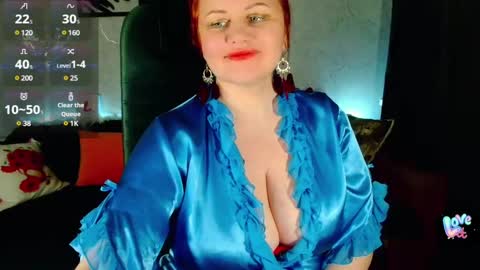 Snapshot of doraross chatting on 02.09.25 Dora online show from 02.09.25