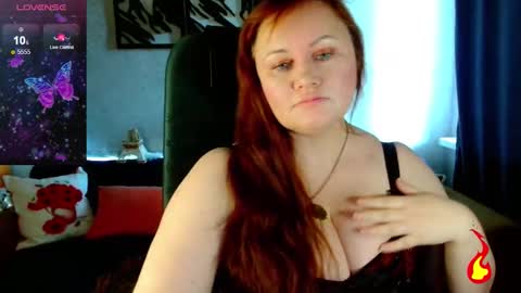 Snapshot of doraross chatting on 09.15.25 Dora online show from 09.15.25