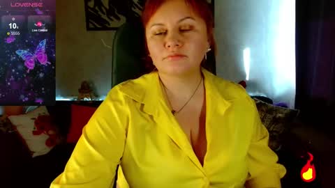 Snapshot of doraross chatting on 10.07.25 Dora online show from 10.07.25