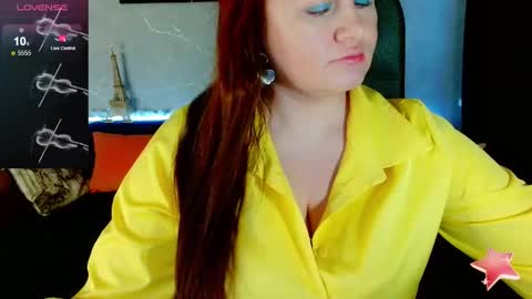 Snapshot of doraross chatting on 11.27.25 Dora online show from 11.27.25