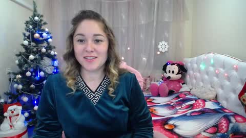 Snapshot of dorasuun chatting on 12.13.24 dorasuun online show from 12.13.24