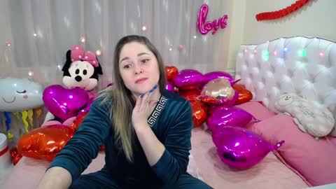 Snapshot of dorasuun chatting on 02.07.25 dorasuun online show from 02.07.25