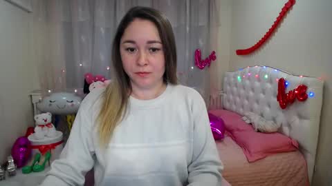 Snapshot of dorasuun chatting on 02.17.25 dorasuun online show from 02.17.25