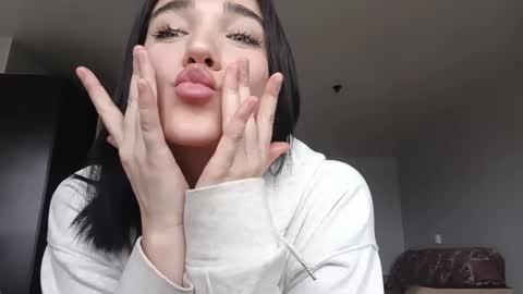 Jacqueline online show from 03.06.26