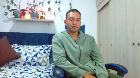 Snapshot of dorian_h chatting on 05.17.26 dorian_h online show from 05.17.26