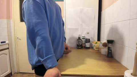 Snapshot of doriancretu95 chatting on 12.12.24 menu below online show from 12.12.24