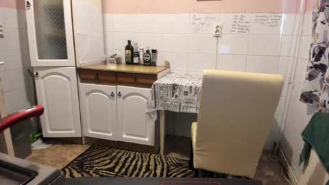 Snapshot of doriancretu95 chatting on 01.08.25 menu below online show from 01.08.25