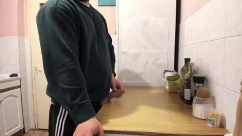 Snapshot of doriancretu95 chatting on 02.28.25 menu below online show from 02.28.25