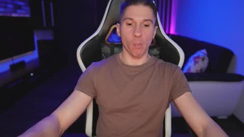 Dorian Reyes online show from 12.21.25