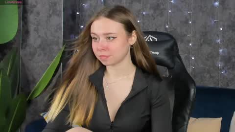 Snapshot of doris_bowman chatting on 04.05.26 Vanessa online show from 04.05.26