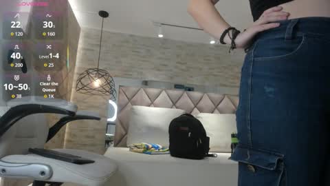 Snapshot of dorothy_vegga chatting on 10.06.25 DOROTHY online show from 10.06.25