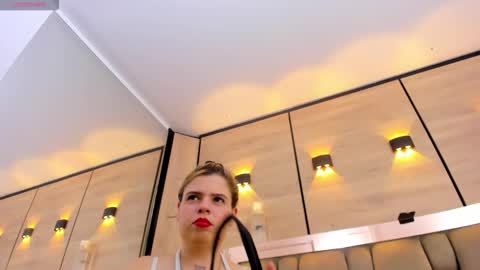 Snapshot of dorothy_vegga chatting on 12.03.25 DOROTHY online show from 12.03.25