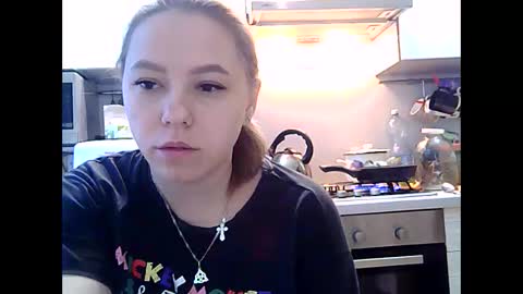 Snapshot of dorrie_ann chatting on 12.18.24 Dorrie Ann online show from 12.18.24