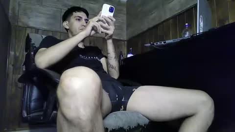 Snapshot of dotadopatagonia chatting on 11.04.25 dotado11 online show from 11.04.25