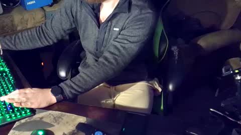 DotYourEyezez  online show from 01.08.25